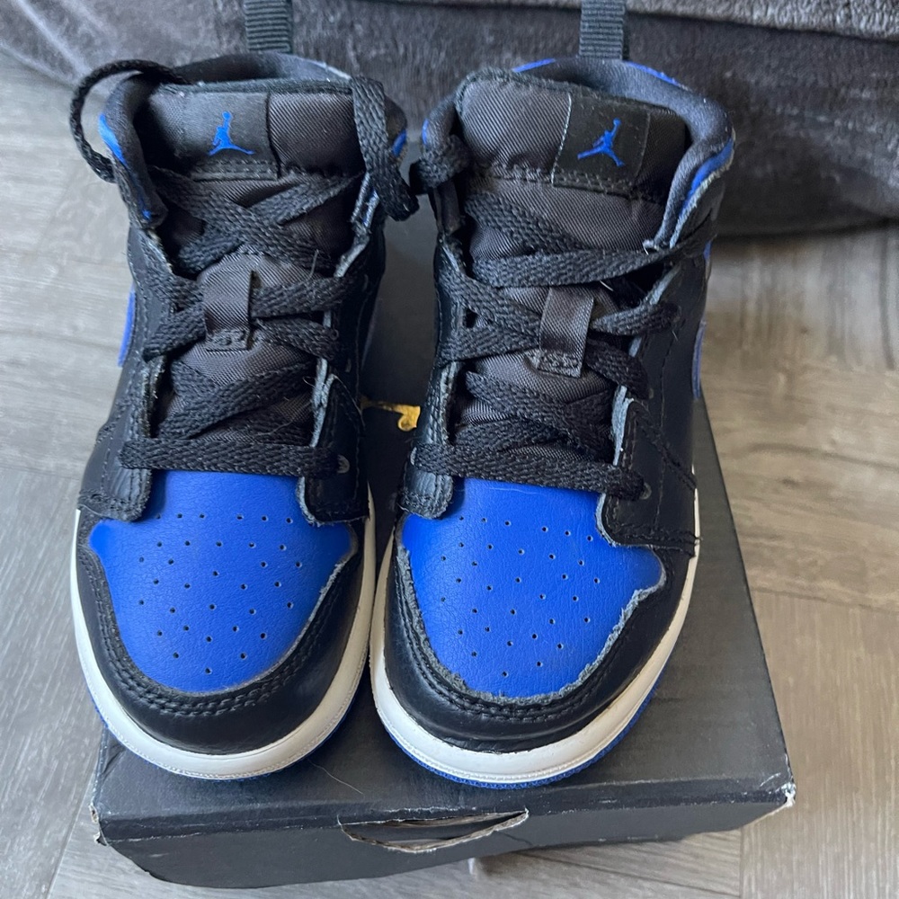 Jordan 1 Mid - Picture 5 of 5